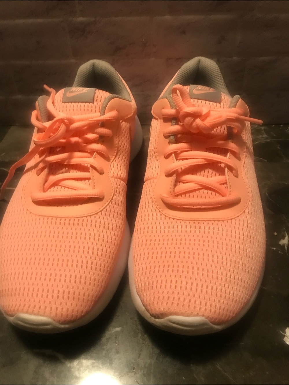 Nike Women's Lightweight Peach Running Sneakers sz 7y